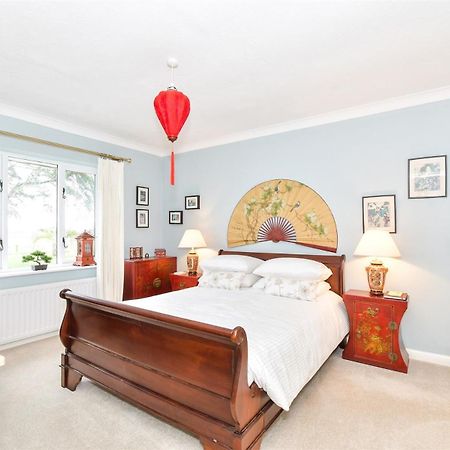 Stay At 'The Elms' In Tranquil Church Norton, Selsey - Ground Floor Bedroom, Own Private Bathroom, Quiet Beach, 2 Acre Garden By The Sea, On Edge Of Wildlife Nature Reserve Ngoại thất bức ảnh